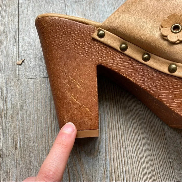 DOLCE by MOJOMOXY |  Chunky Platform Sandal - Picture 7 of 9